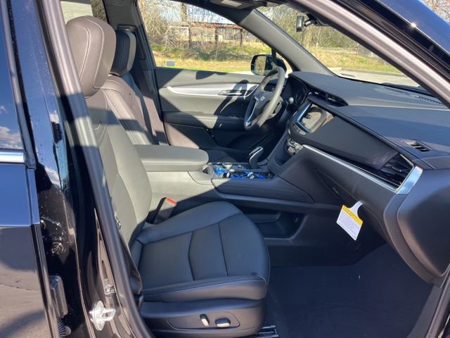 New 2025 Cadillac XT6 Luxury image 35