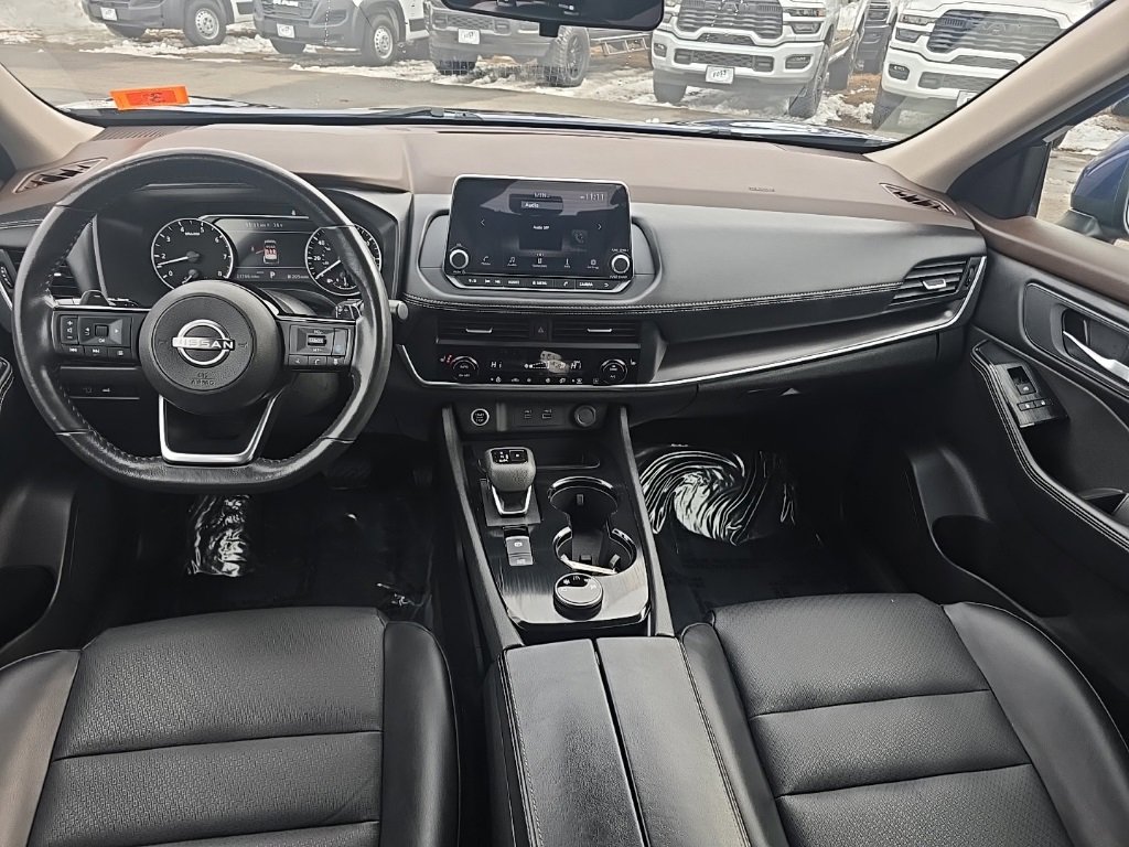 Used 2023 Nissan Rogue SV w/ SV Premium B Package image 17