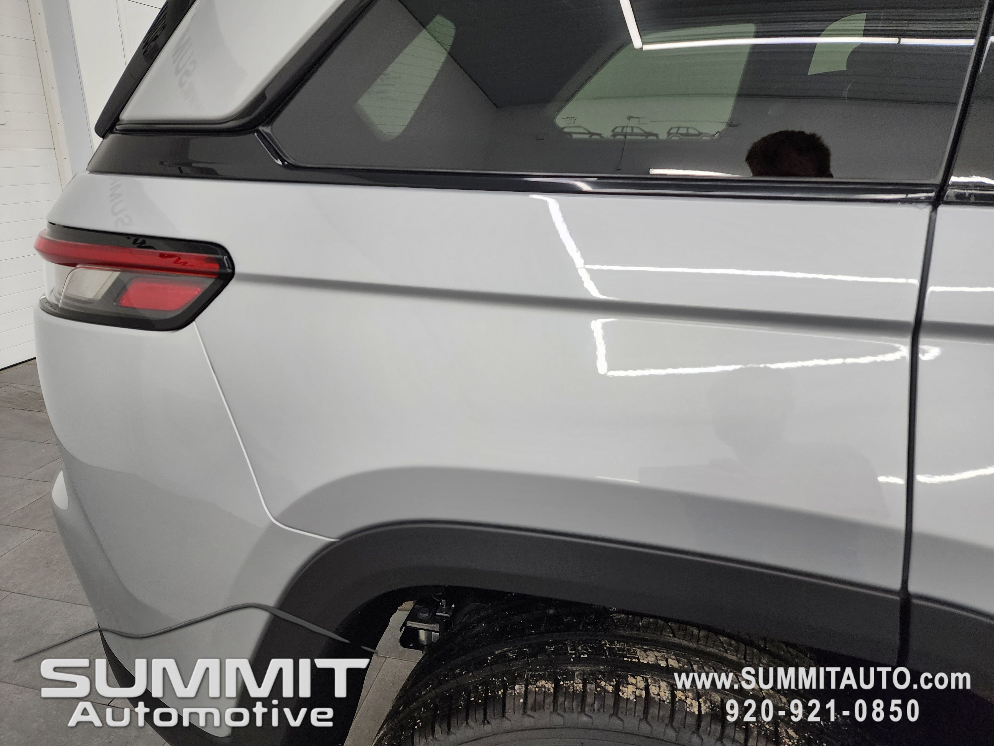 New 2025 Jeep Grand Cherokee Limited w/ Black Appearance Package image 25