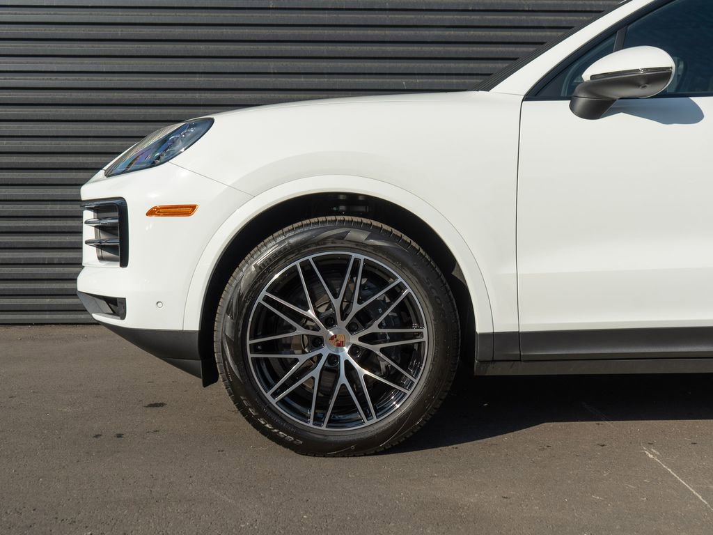 New 2025 Porsche Cayenne image 12