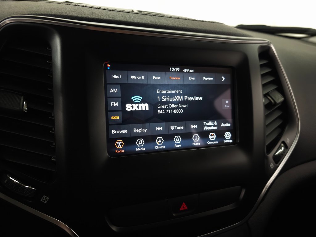 Used 2019 Jeep Cherokee Latitude w/ Popular Appearance Group image 23