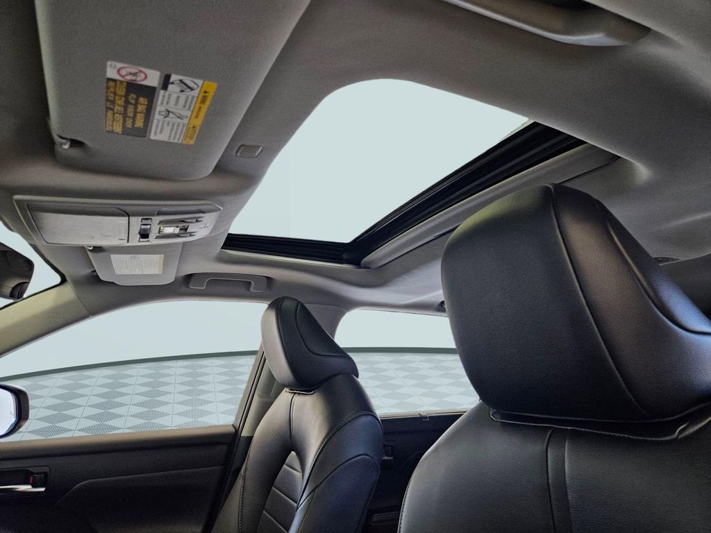 Used 2022 Toyota Highlander XLE AWD/4WD image 33