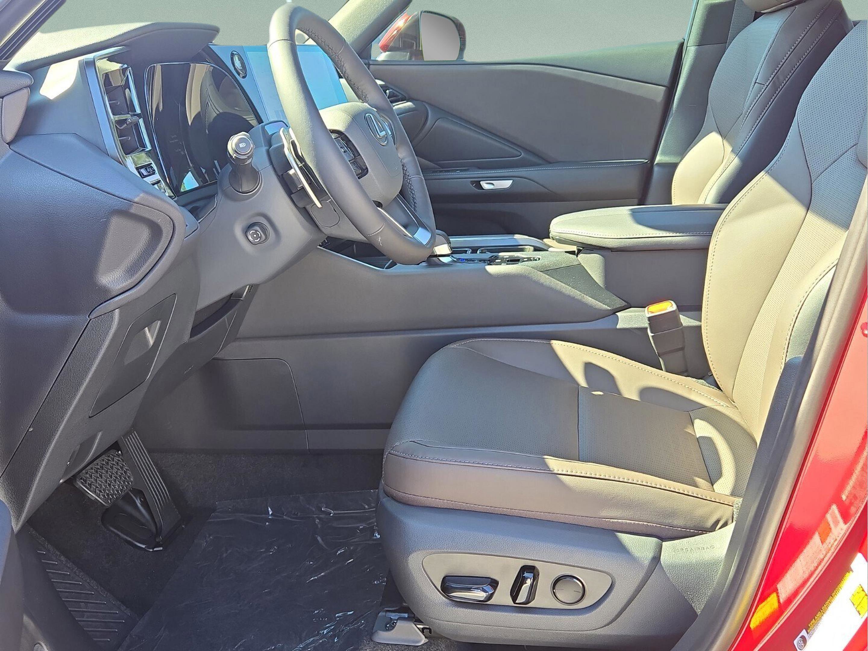 New 2026 Lexus TX 350 FWD image 3