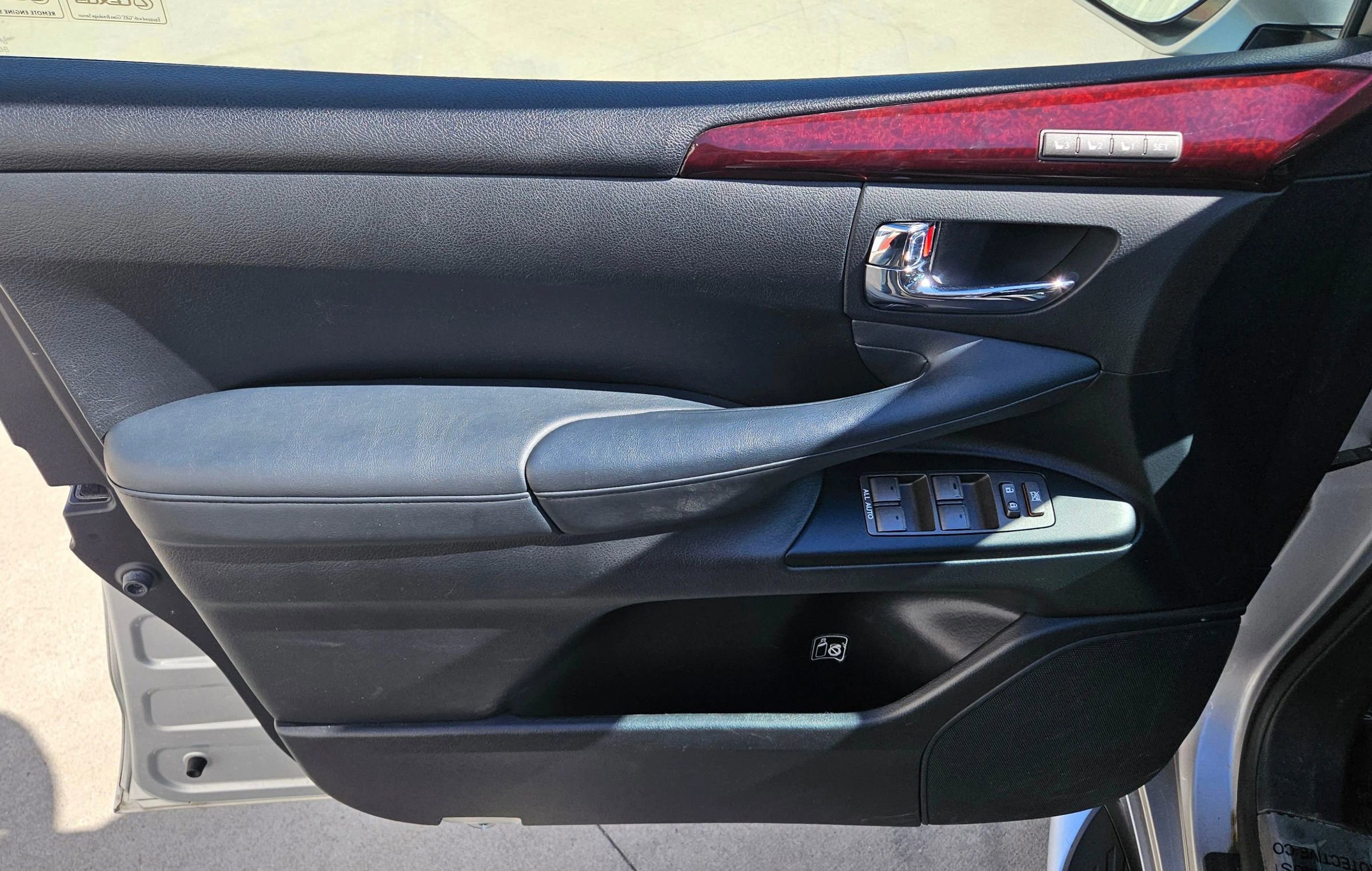 Used 2014 Lexus LX 570 4WD image 8