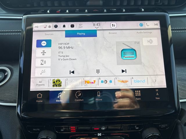 Used 2024 Jeep Grand Cherokee Limited image 24