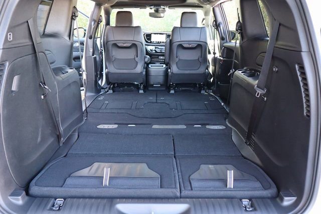 New 2026 Chrysler Pacifica Select image 40