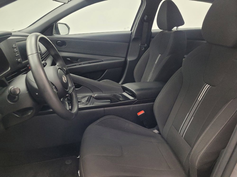 Used 2025 Hyundai Elantra Sport FWD image 17
