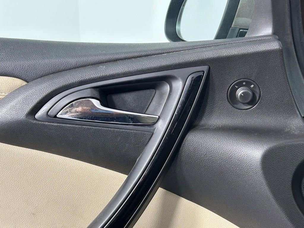 Used 2017 Buick Cascada Premium image 32