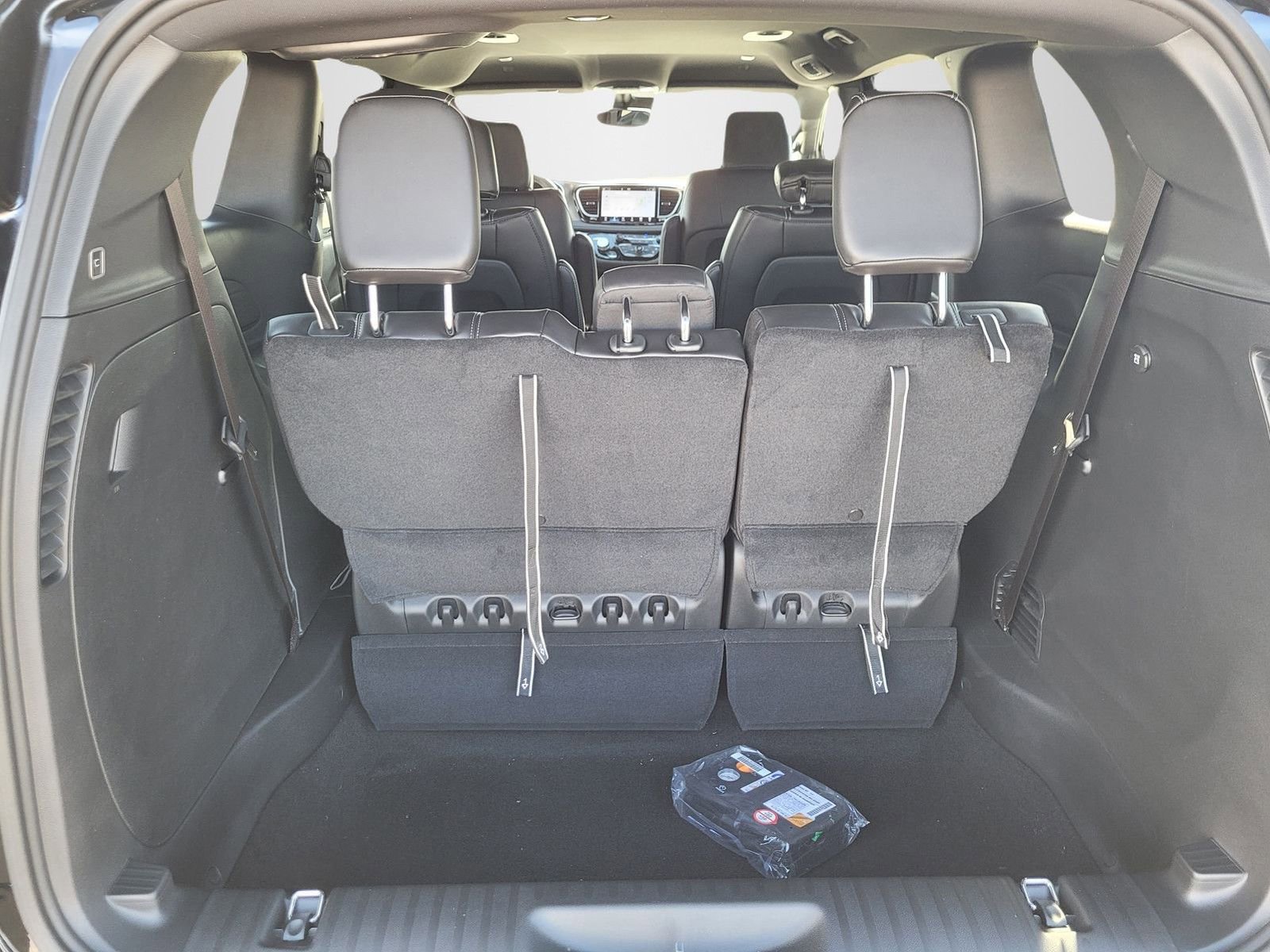 New 2026 Chrysler Pacifica Select image 7