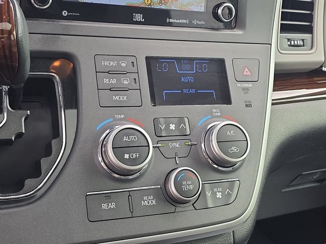 Used 2020 Toyota Sienna Limited Premium FWD image 26
