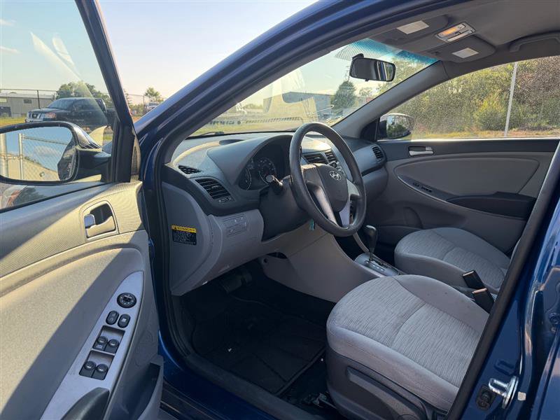 Used 2017 Hyundai Accent SE FWD image 11