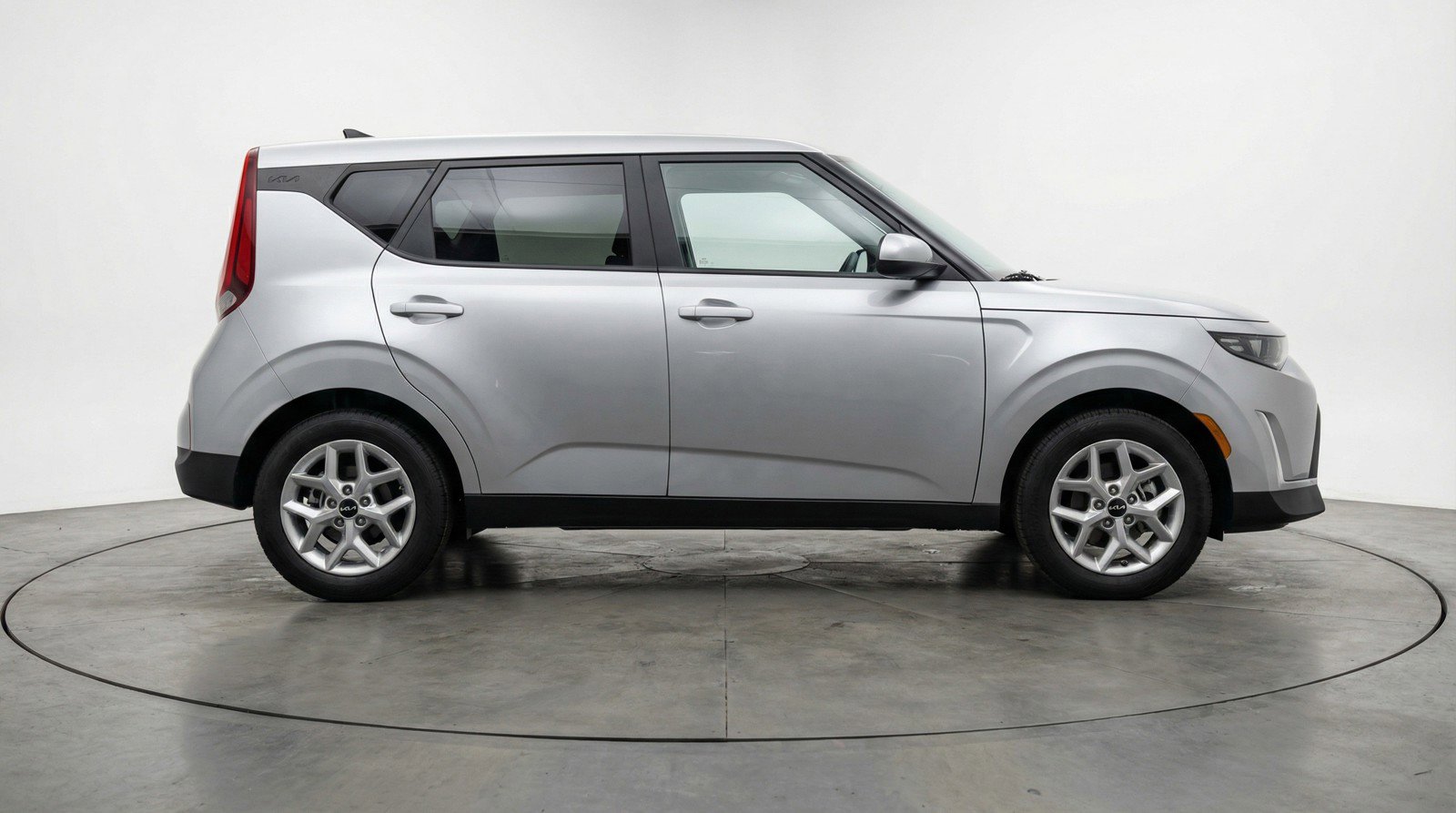 Used 2025 Kia Soul LX w/ LX Technology Package image 11