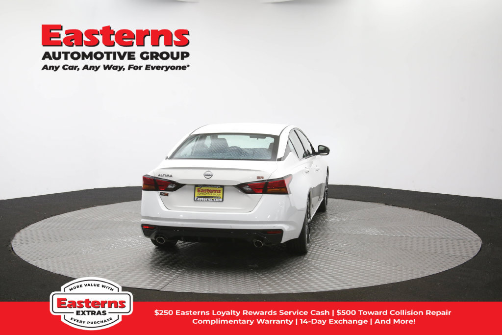 Used 2024 Nissan Altima 2.5 SR FWD image 35