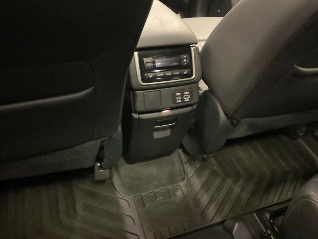 Certified 2025 Subaru Ascent Bronze Edition image 27