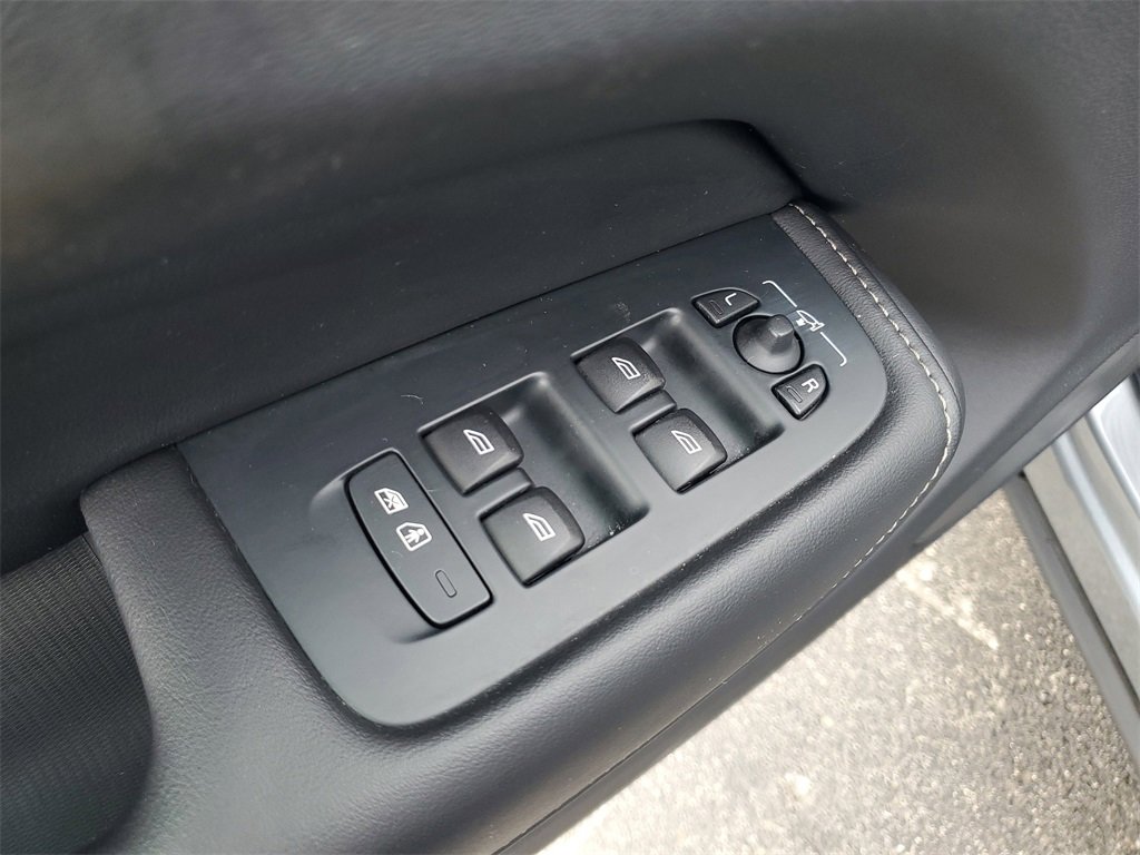 Used 2020 Volvo XC60 T6 Inscription image 19