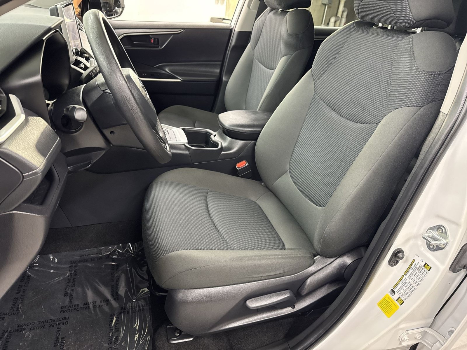 Used 2025 Toyota RAV4 LE AWD/4WD image 25