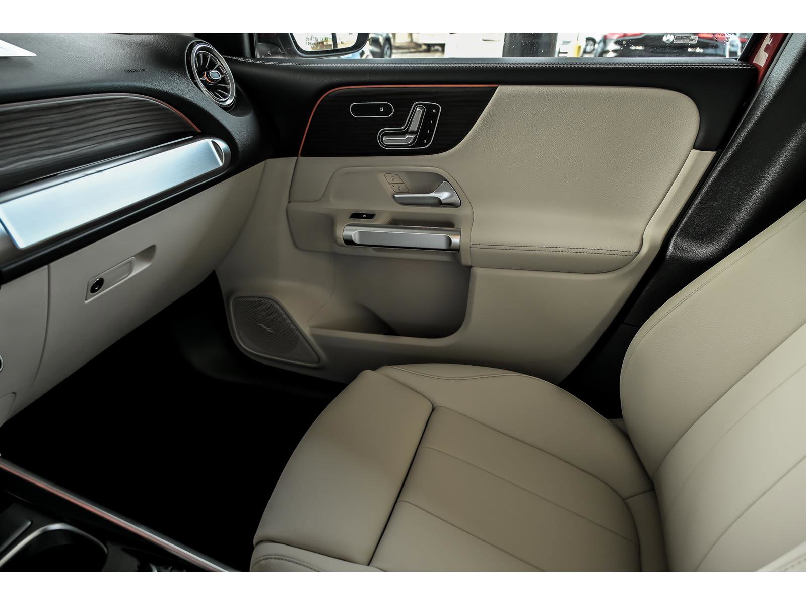 New 2026 Mercedes-Benz GLB 250 4MATIC image 18