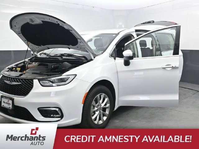 Used 2023 Chrysler Pacifica Touring-L AWD/4WD image 45