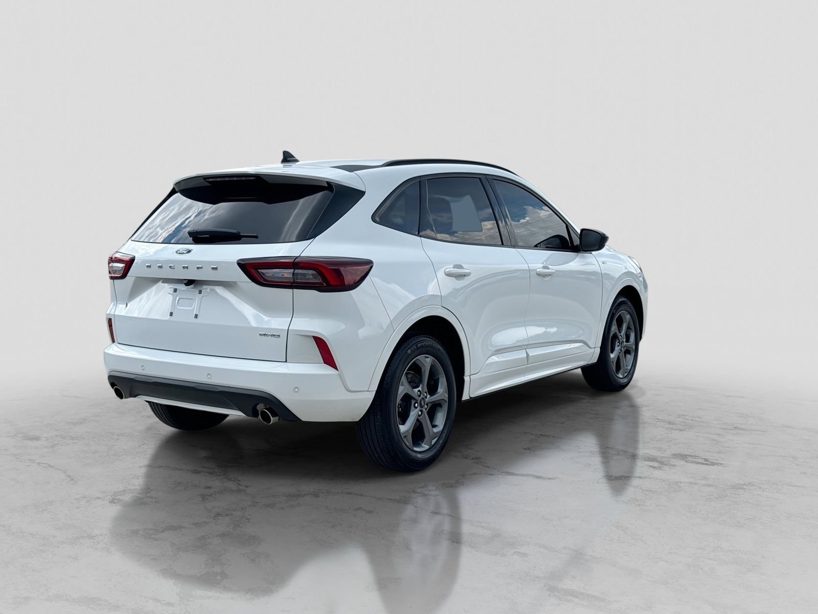 Certified 2023 Ford Escape ST-Line w/ Tech Pack #1 AWD/4WD image 8