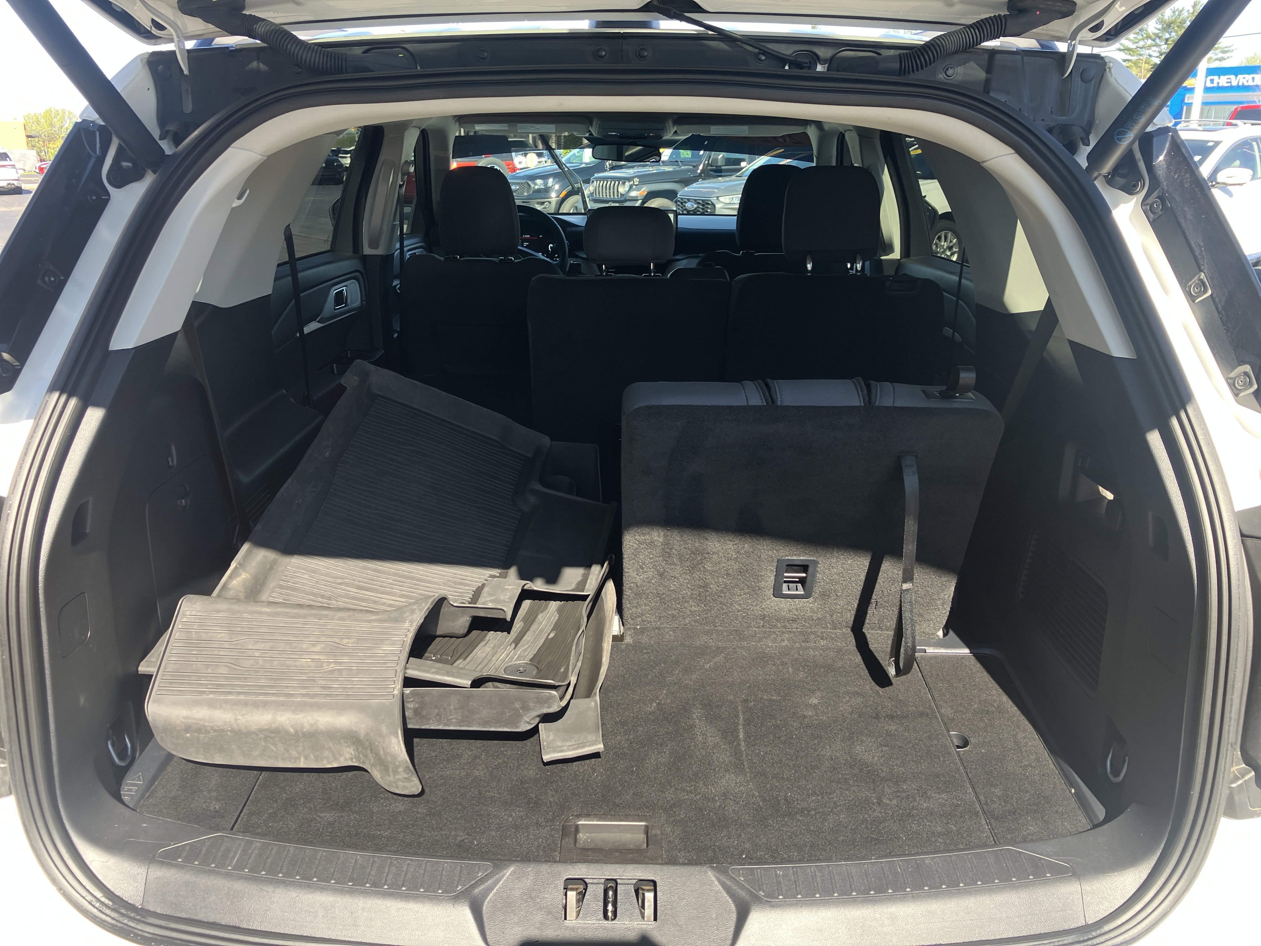 Certified 2025 Ford Explorer Active AWD/4WD image 13