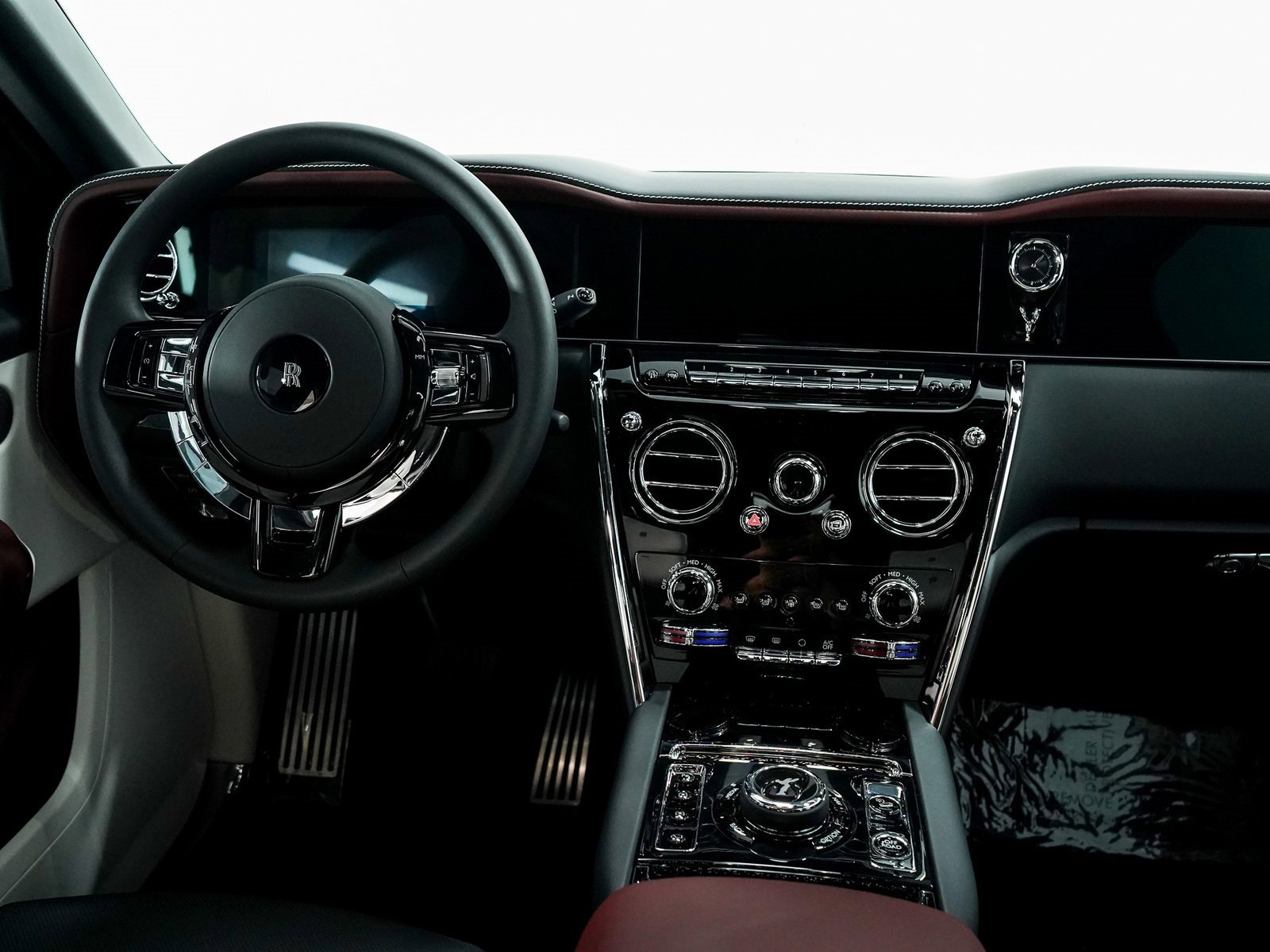 Certified 2025 Rolls-Royce Cullinan image 36