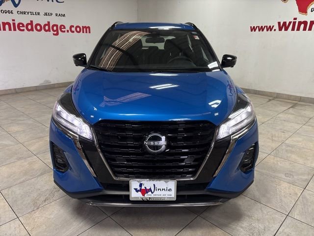 Used 2024 Nissan Kicks SR image 2