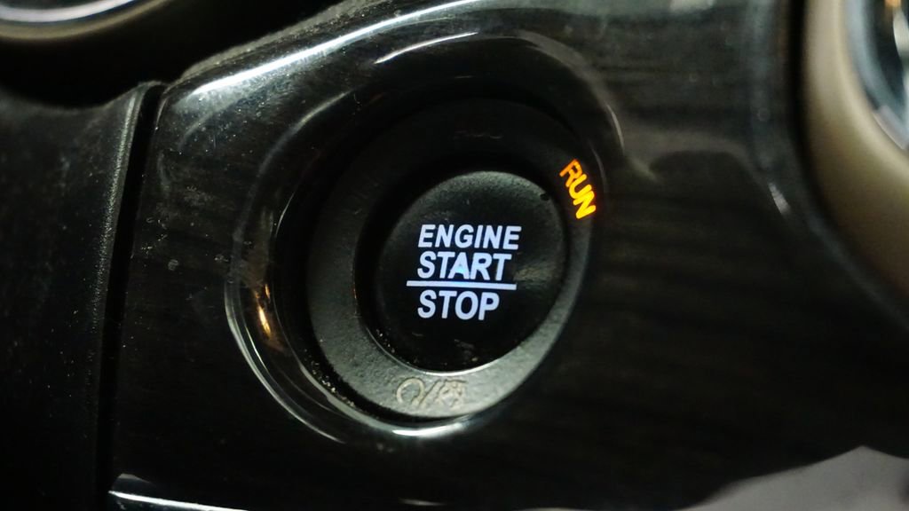 Certified 2017 Jeep Grand Cherokee Overland image 41