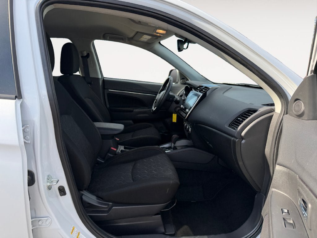 Used 2025 Mitsubishi Outlander Sport AWD image 24