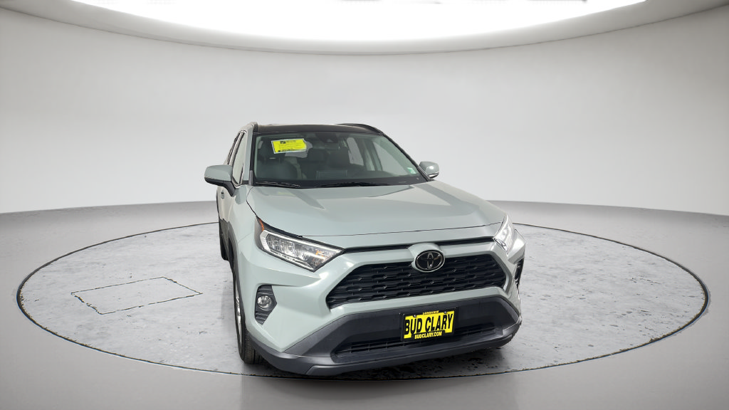 Used 2020 Toyota RAV4 XLE w/ Convenience Package FWD image 4