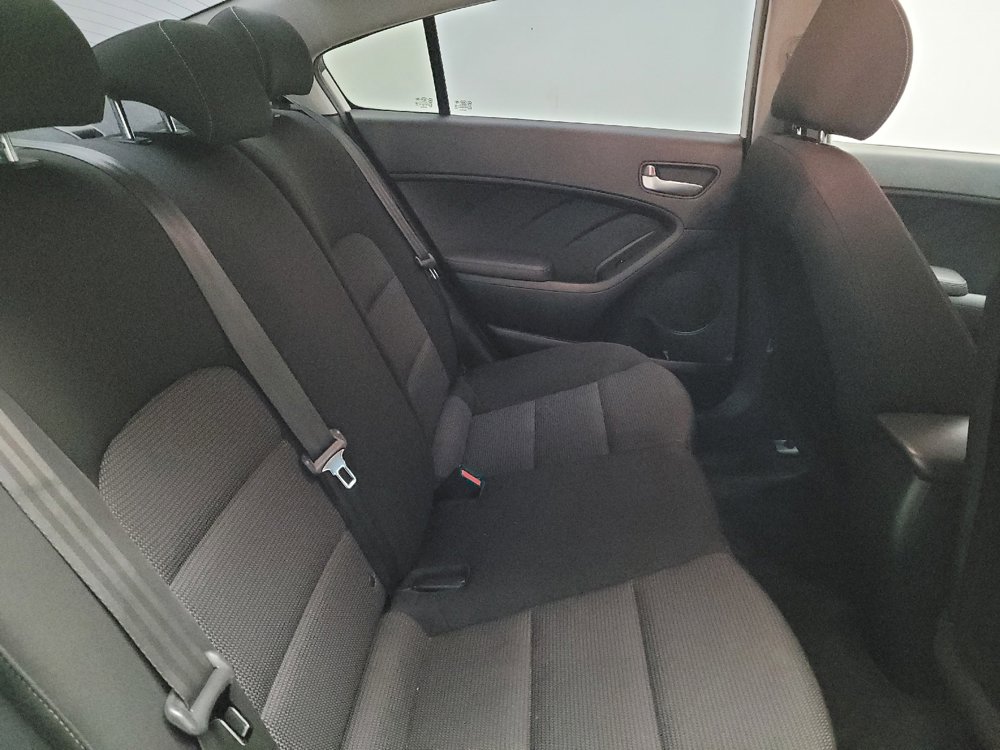 Used 2017 Kia Forte LX image 19
