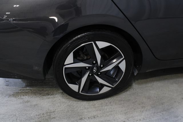 Used 2023 Hyundai Elantra Limited FWD image 29
