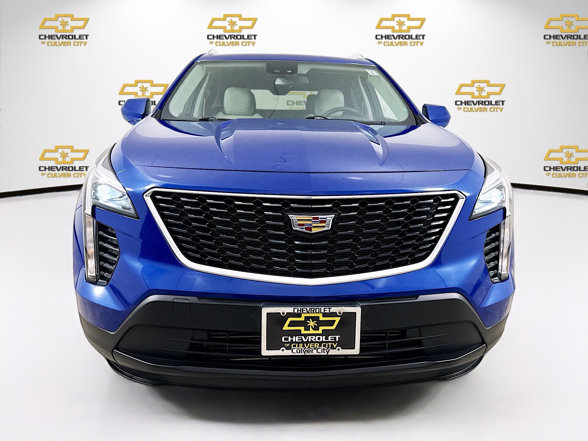 Used 2021 Cadillac XT4 Luxury w/ Cold Weather Package FWD image 2