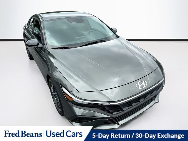 Used 2025 Hyundai Elantra SEL FWD image 1