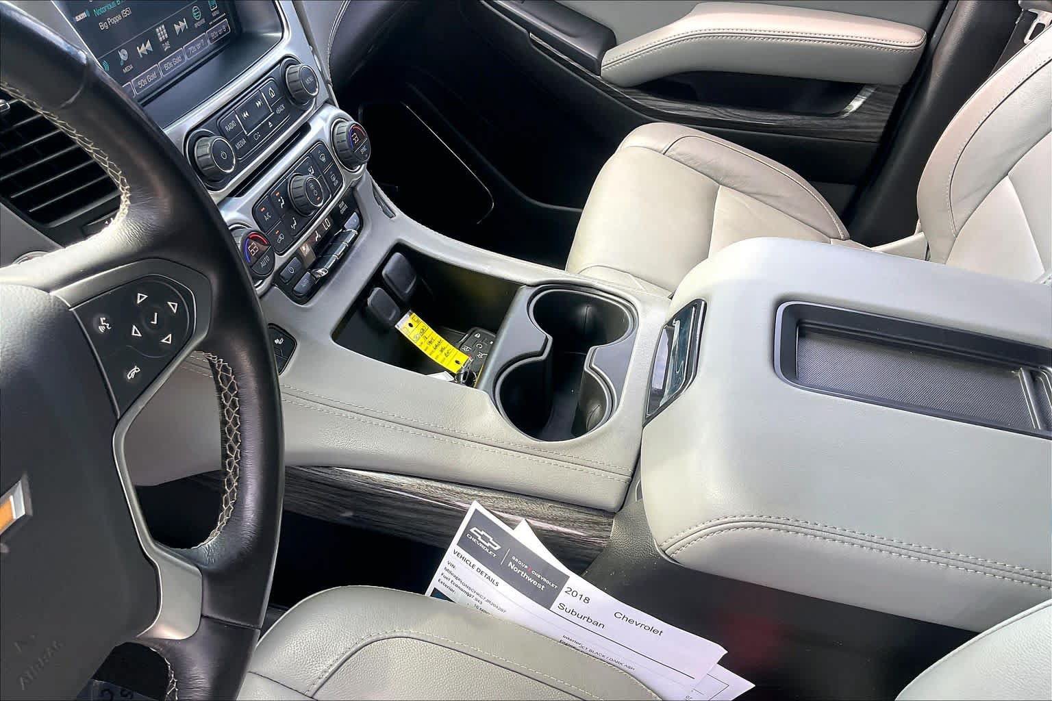 Used 2018 Chevrolet Suburban LT RWD image 17