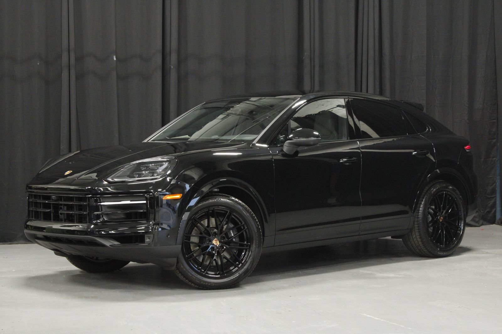 New 2026 Porsche Cayenne Coupe AWD/4WD image 1