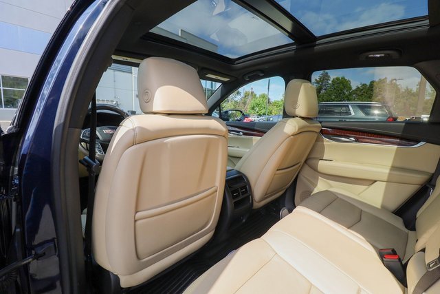 Used 2017 Cadillac XT5 Luxury w/ Driver Awareness Package image 42