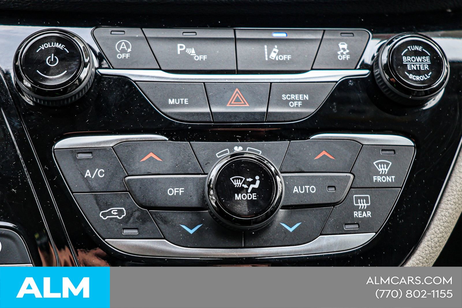 Used 2023 Chrysler Pacifica Limited image 34