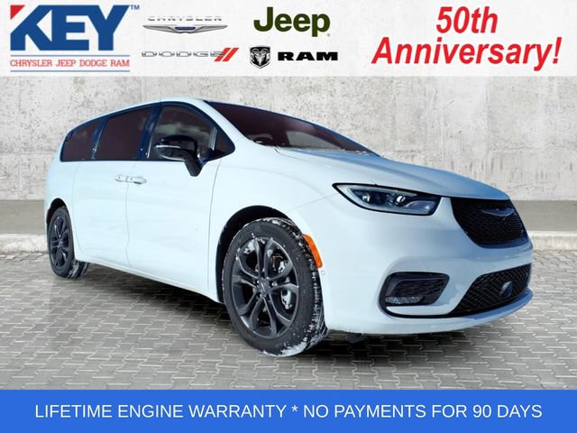 New 2026 Chrysler Pacifica Select