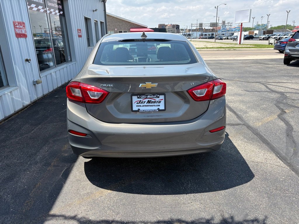 Used 2019 Chevrolet Cruze LT w/ Convenience Package FWD image 4
