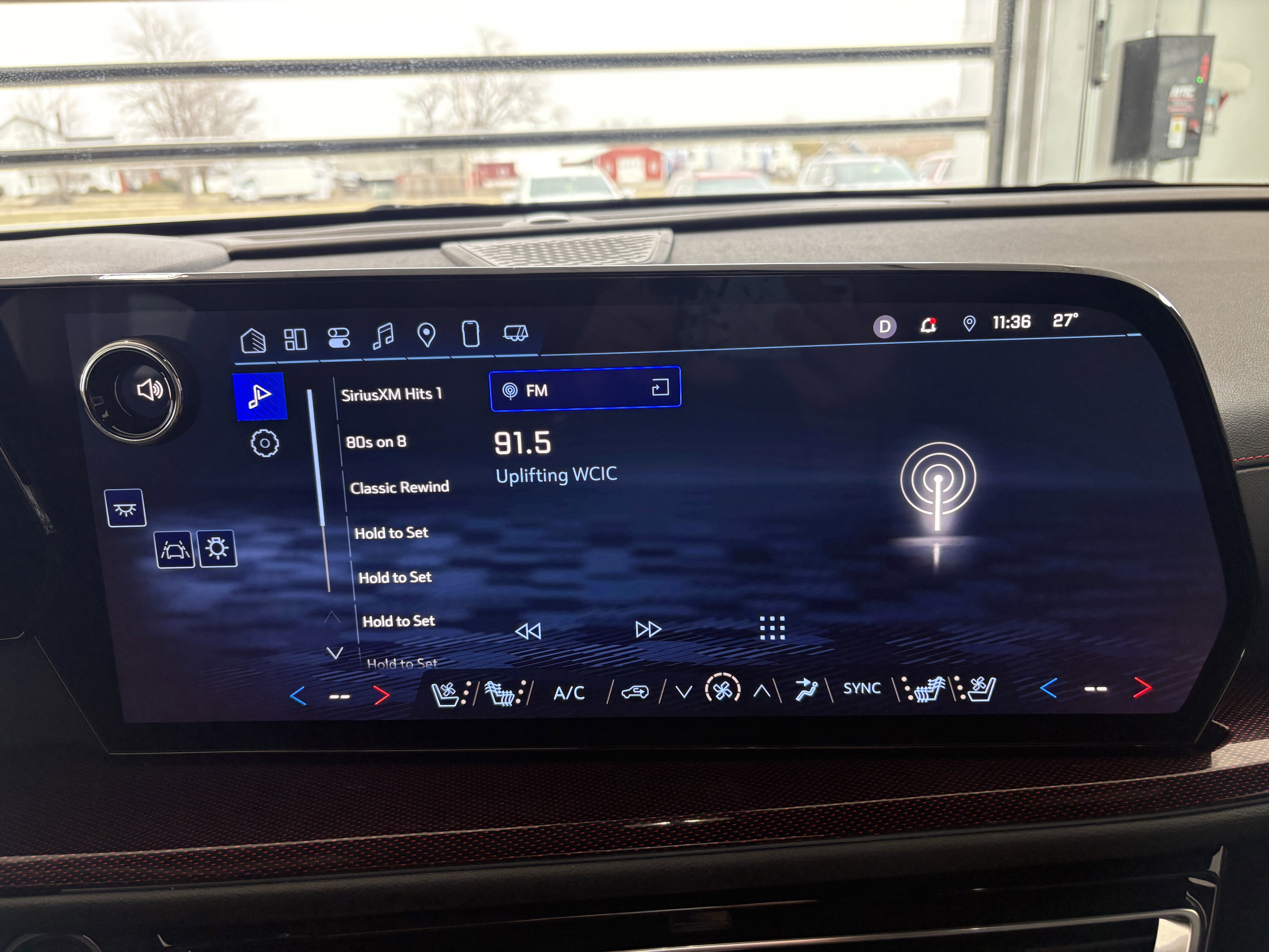 Used 2025 Chevrolet Traverse RS w/ LPO, Floor Liner Package image 15