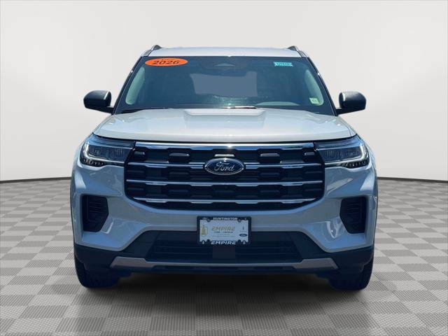 Used 2026 Ford Explorer Active AWD/4WD image 2