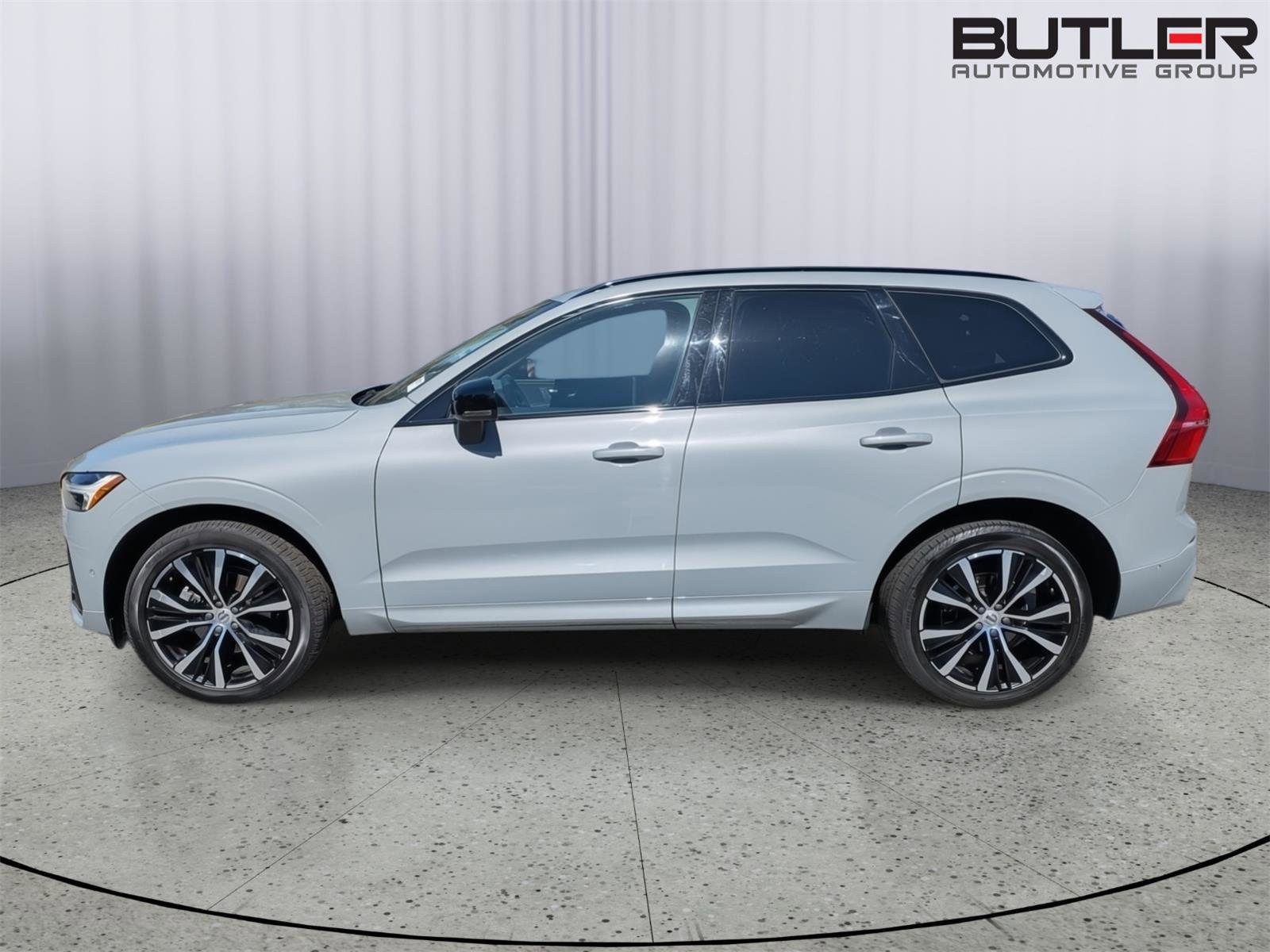 Used 2024 Volvo XC60 B5 Plus AWD/4WD image 5