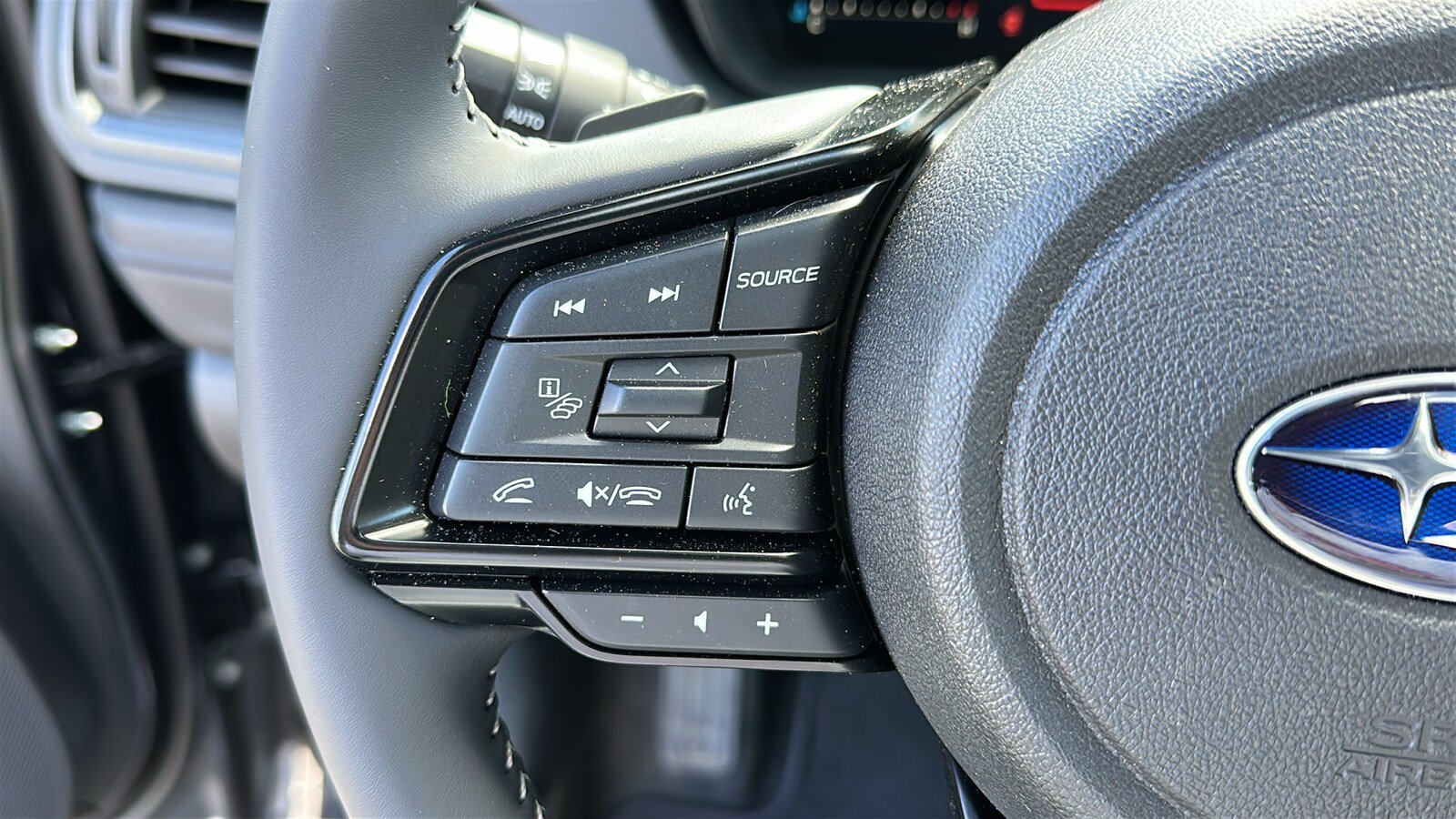 Certified 2025 Subaru Forester Premium AWD/4WD image 13