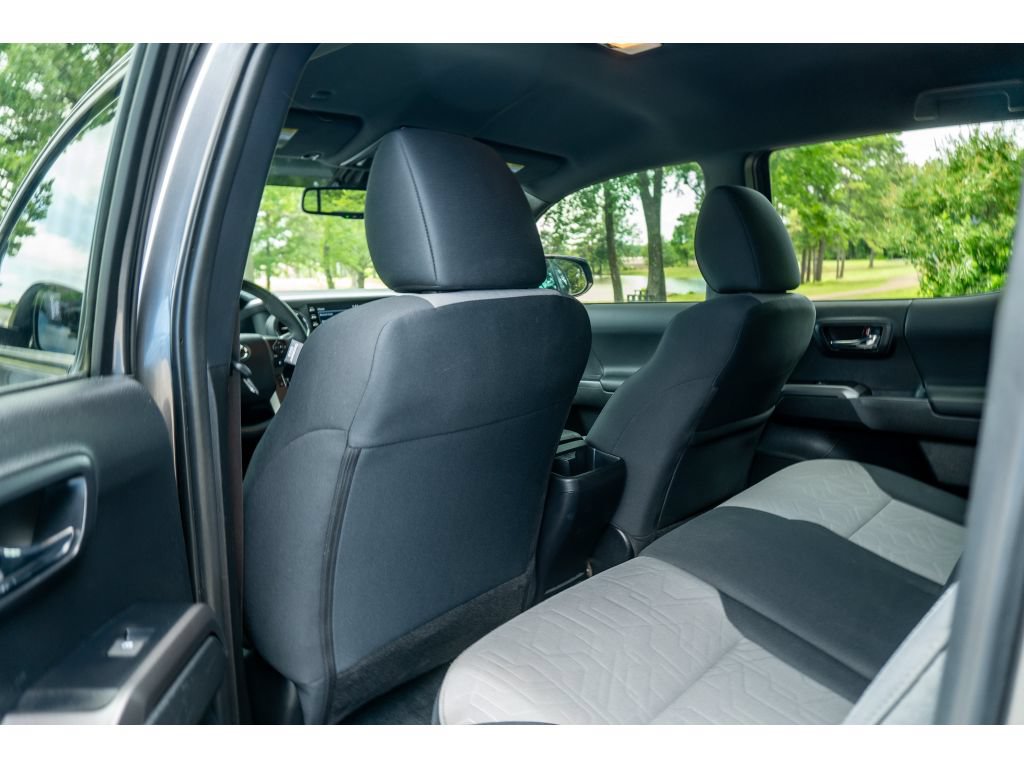 Used 2023 Toyota Tacoma TRD Off-Road w/ Technology Package AWD/4WD image 12