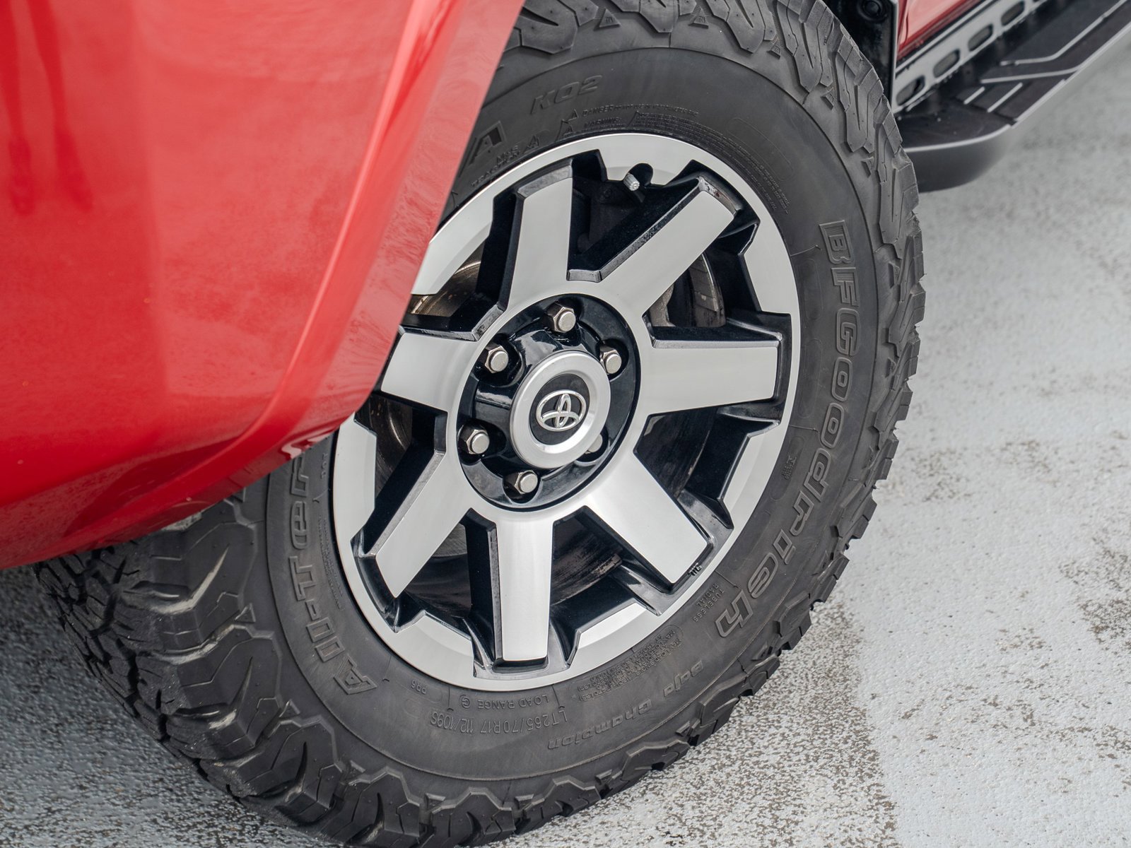 Used 2018 Toyota 4Runner TRD Off-Road Premium AWD/4WD image 11