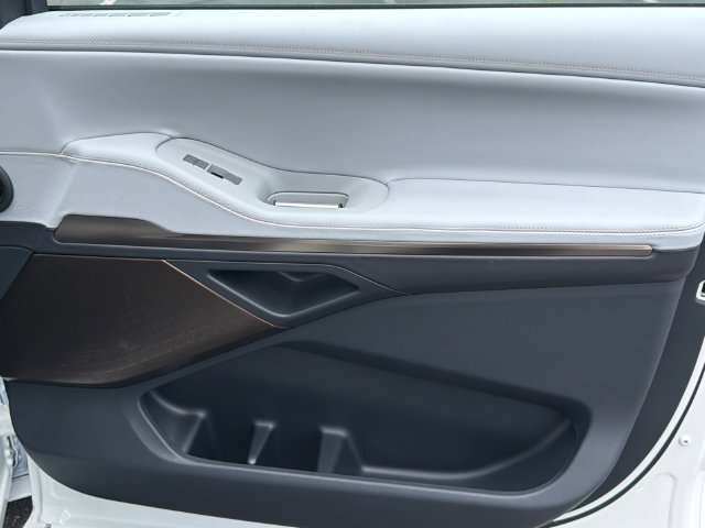 New 2027 Lincoln Navigator Black Label w/ Black Label Special Edition AWD/4WD image 15