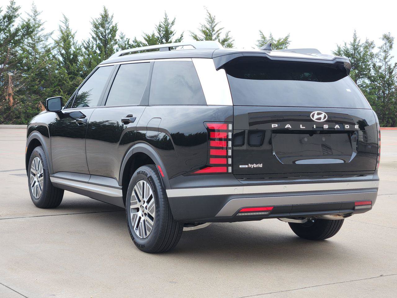 New 2026 Hyundai Palisade FWD Hybrid image 3