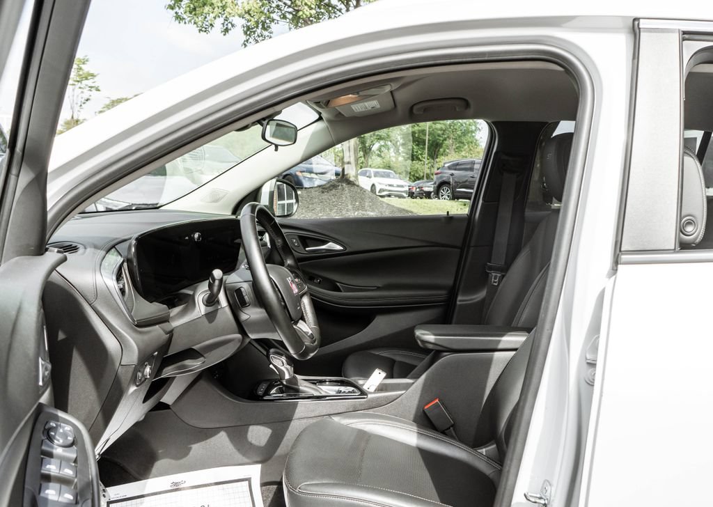 Used 2024 Buick Encore GX Sport Touring w/ Comfort Package AWD/4WD image 21