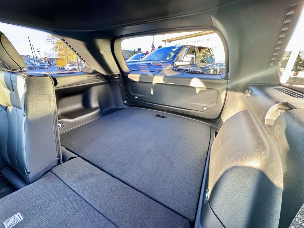 New 2025 Jeep Grand Cherokee Limited w/ Black Appearance Package image 17