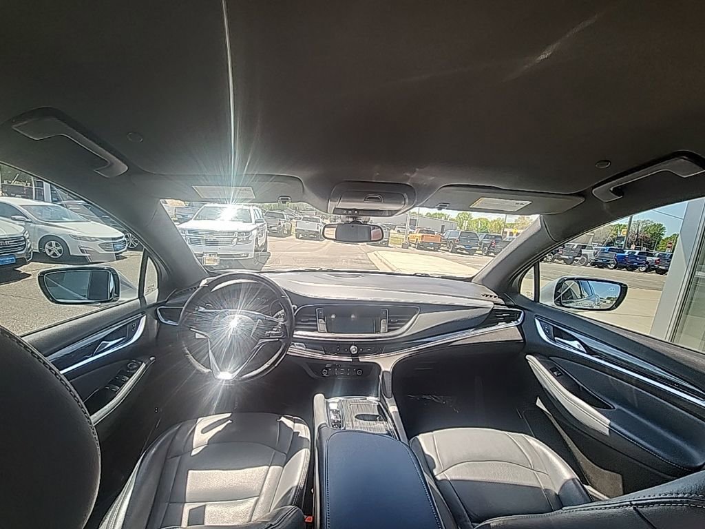 Used 2022 Buick Enclave Essence AWD/4WD image 14